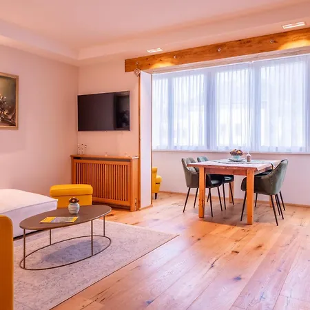 Wohnen Direkt Beim Meranplatz Apartman